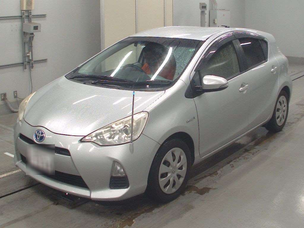 2012 Toyota Aqua NHP10[0]