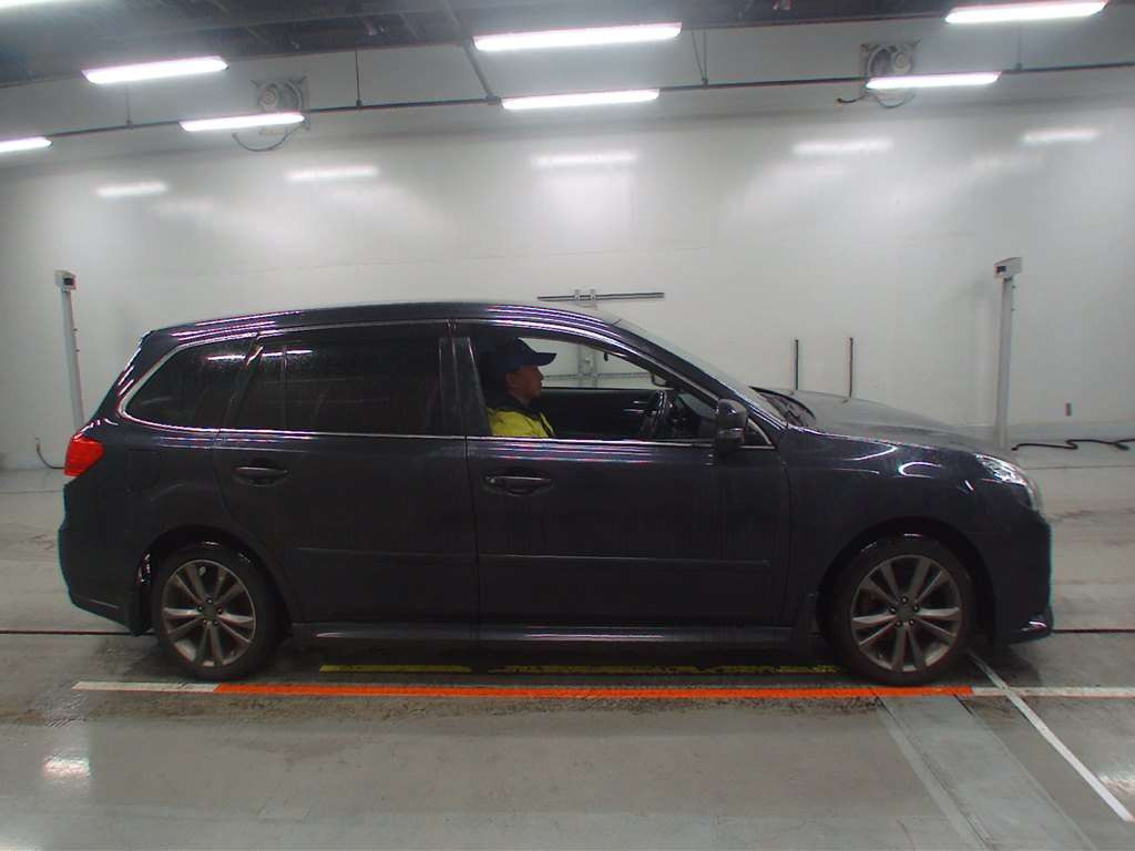 2013 Subaru Legacy Touring Wagon BRM[2]