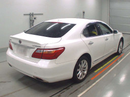 2010 Lexus LS