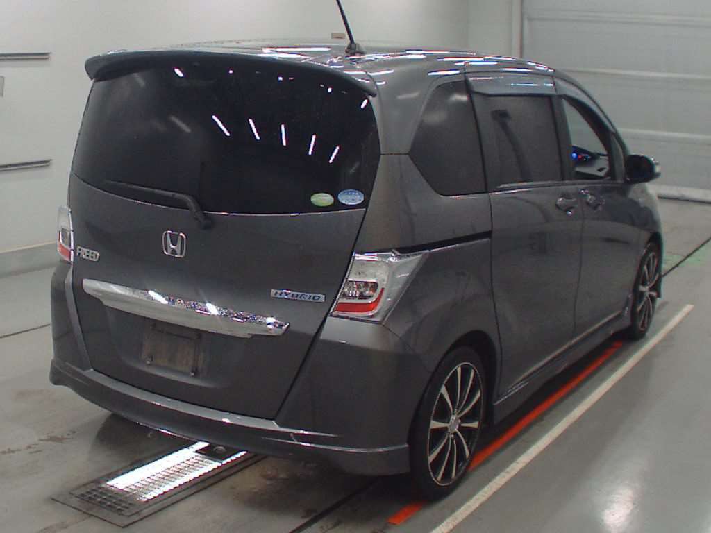 2012 Honda Freed hybrid GP3[1]