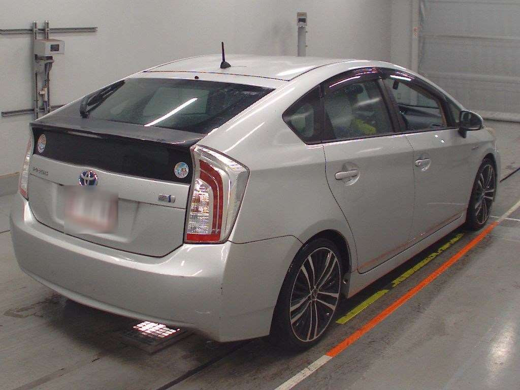 2012 Toyota Prius ZVW30[1]