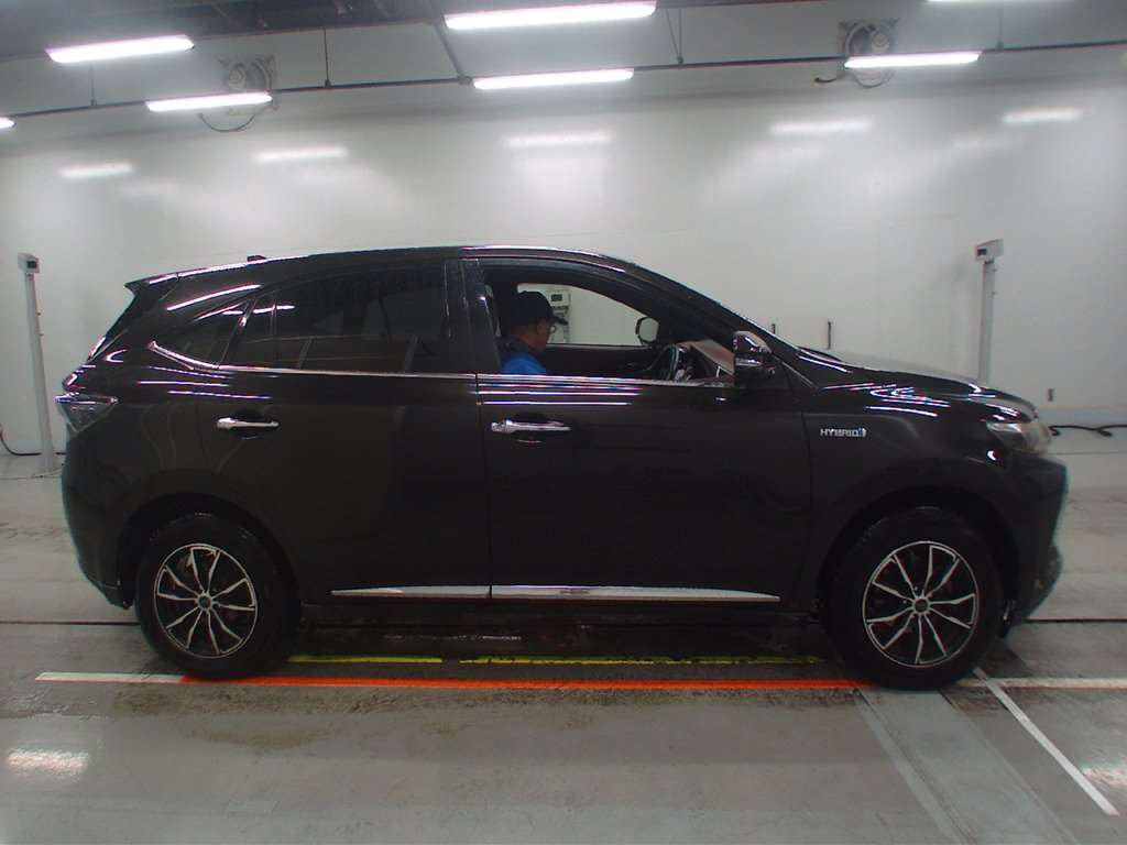 2014 Toyota Harrier Hybrid AVU65W[2]