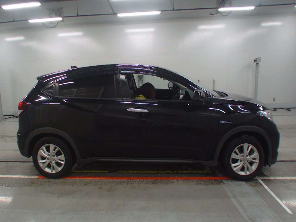 2015 Honda VEZEL RU3[2]