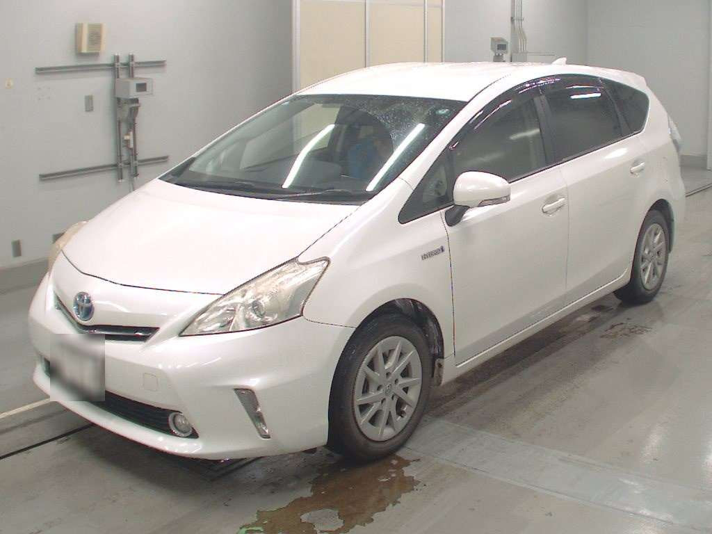 2013 Toyota Prius alpha ZVW41W[0]