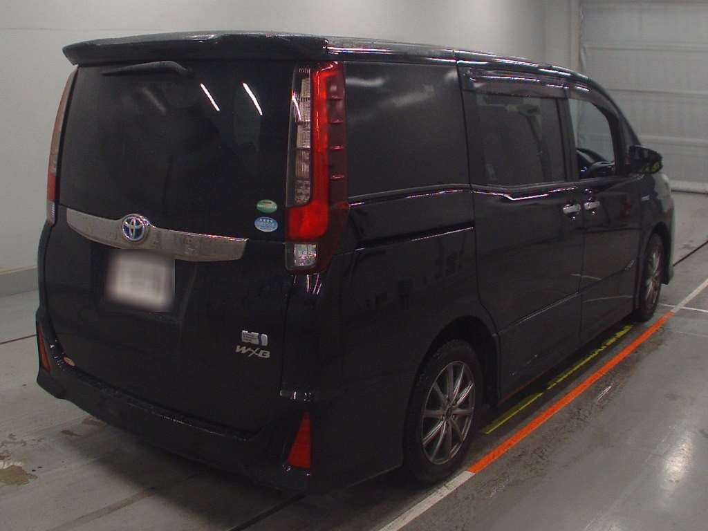 2016 Toyota Noah ZWR80W[1]