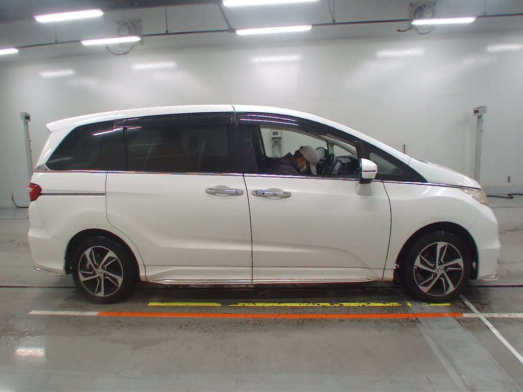 2013 Honda Odyssey RC2[2]