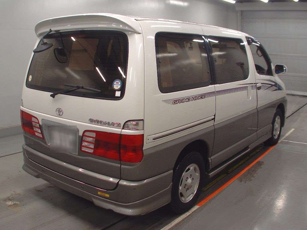 2000 Toyota Grand Hiace KCH16W[1]