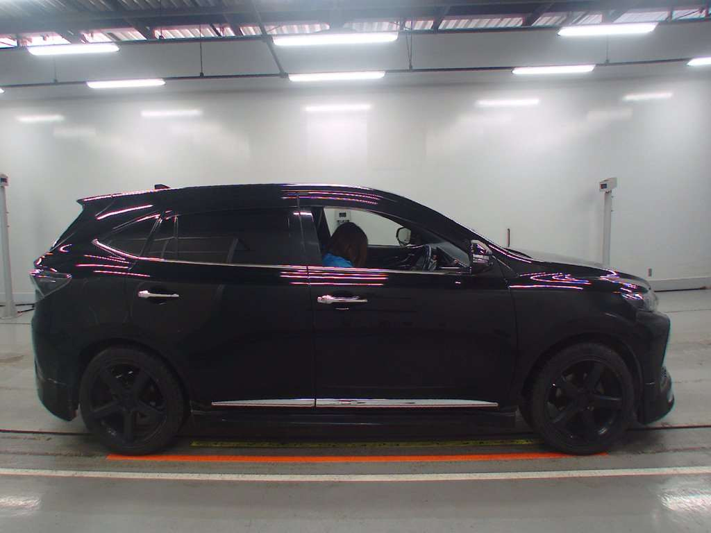 2015 Toyota Harrier ZSU60W[2]