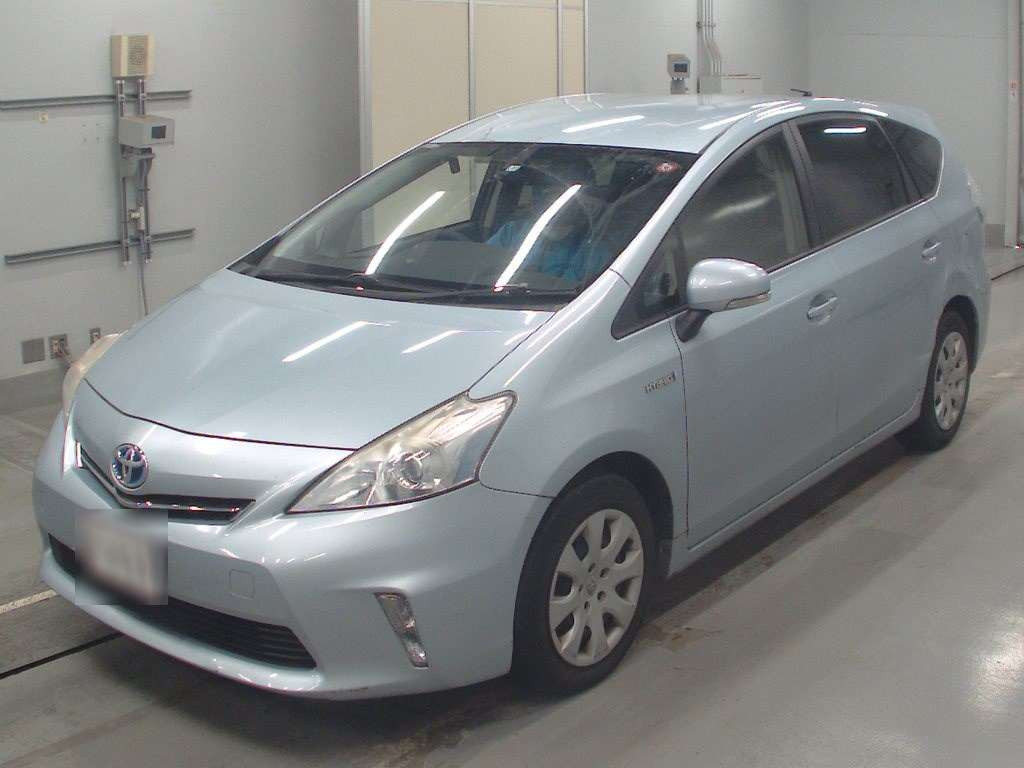 2013 Toyota Prius alpha ZVW41W[0]