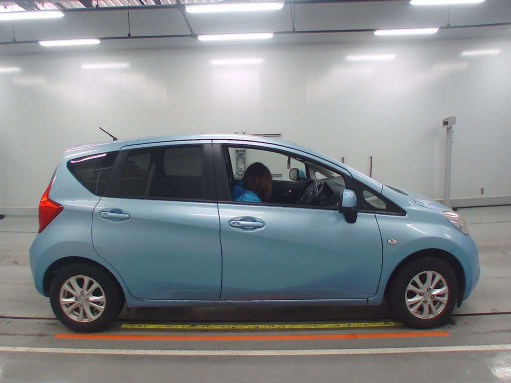 2014 Nissan Note E12[2]