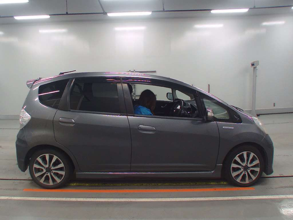 2012 Honda Fit Hybrid GP4[2]