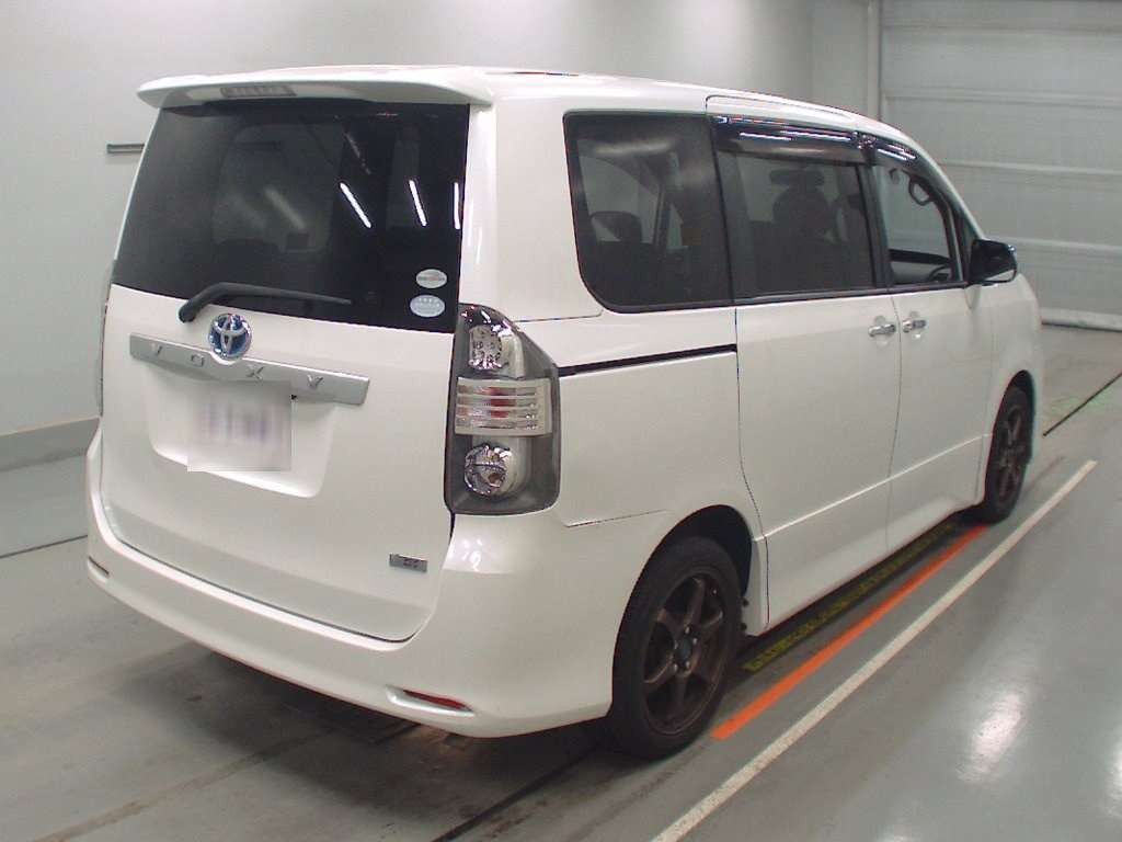 2009 Toyota Voxy ZRR70W[1]