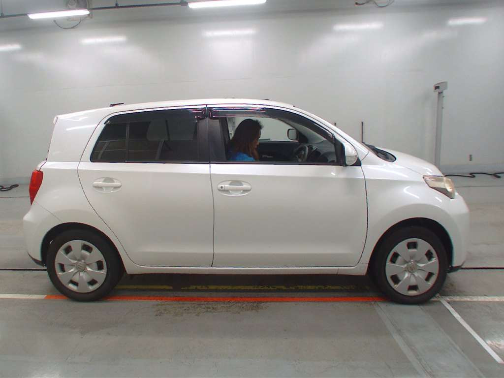 2008 Toyota IST NCP110[2]