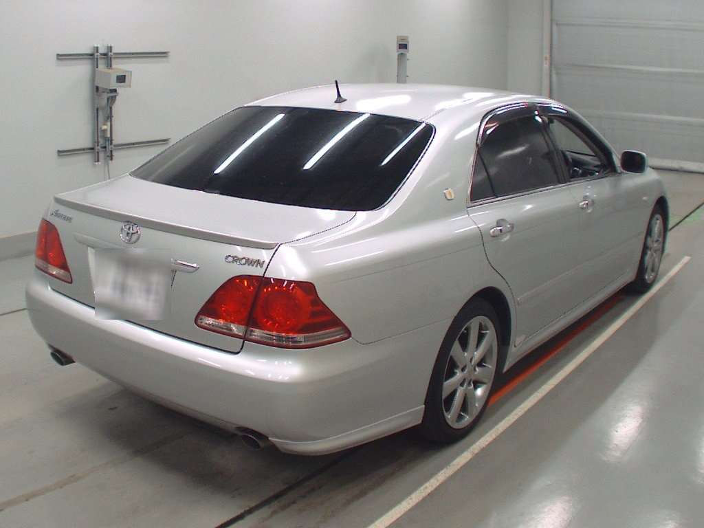 2006 Toyota Crown GRS180[1]