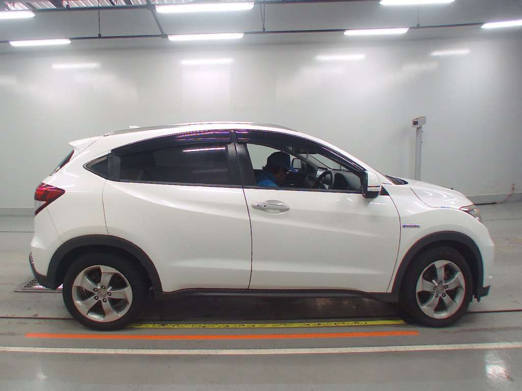 2014 Honda VEZEL RU3[2]