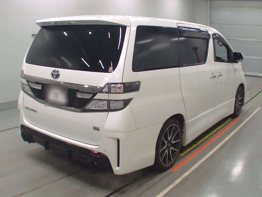 2013 Toyota Vellfire GGH20W[1]