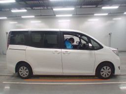 2019 Toyota Noah