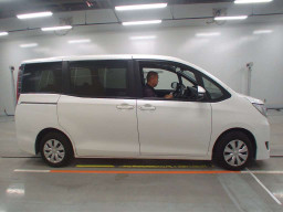 2019 Toyota Noah