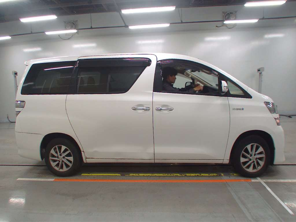 2013 Toyota Vellfire Hybrid ATH20W[2]