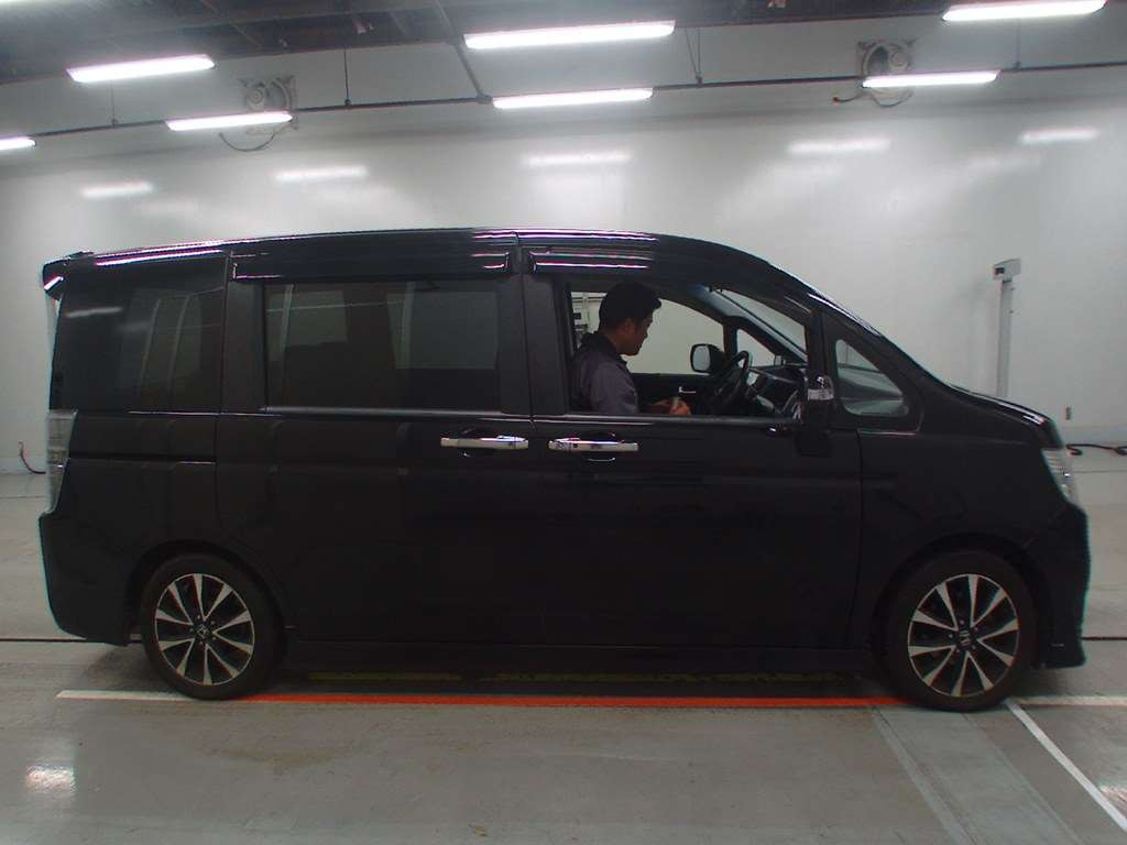 2014 Honda Step WGN Spada RK5[2]