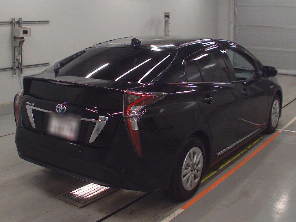 2018 Toyota Prius ZVW50[1]