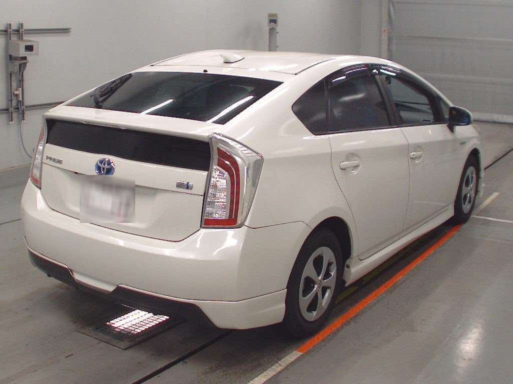 2013 Toyota Prius ZVW30[1]