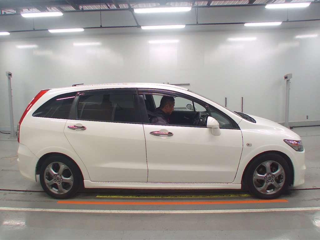 2006 Honda Stream RN8[2]