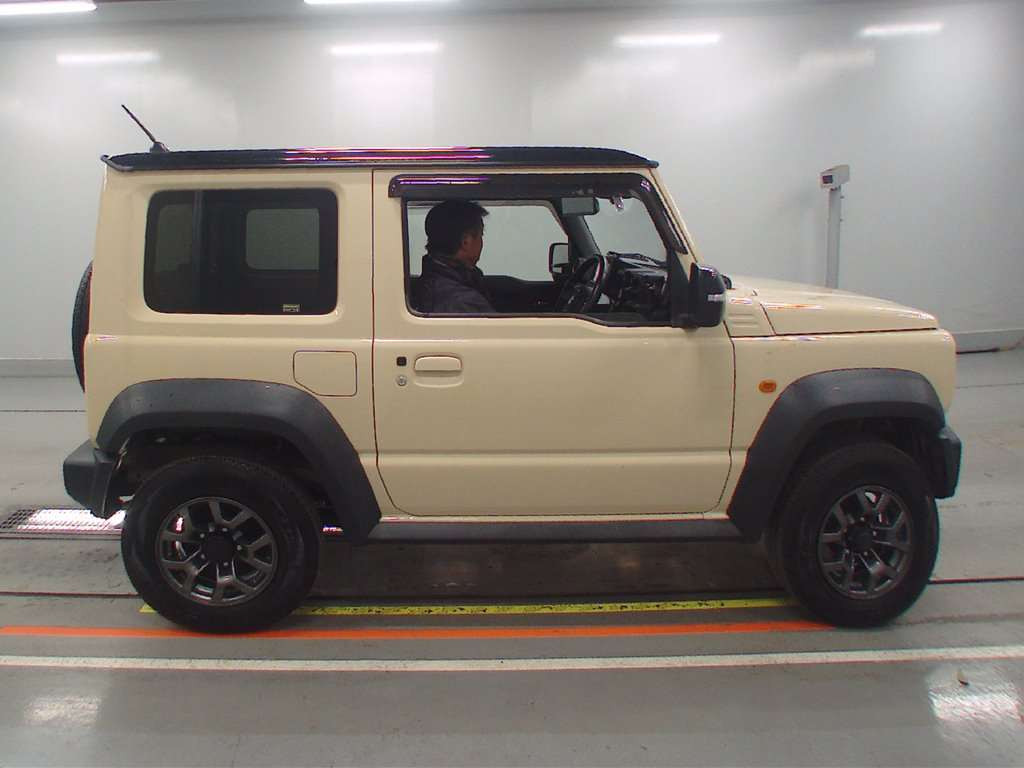 2019 Suzuki Jimny Sierra JB74W[2]