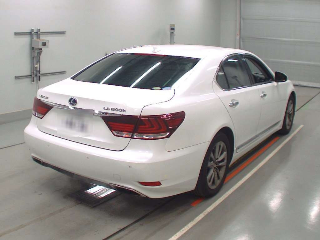 2013 Lexus LS UVF45[1]