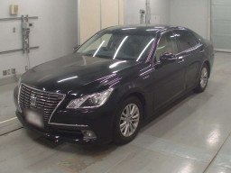 2013 Toyota Crown Hybrid