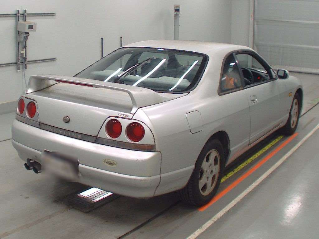 1995 Nissan Skyline HR33[1]