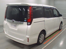 2015 Toyota Noah