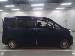 2009 Toyota Noah