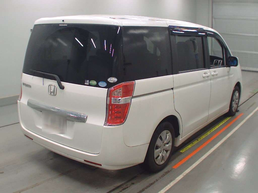 2013 Honda Step WGN RK1[1]