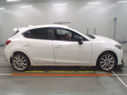 2015 Mazda Axela Sport