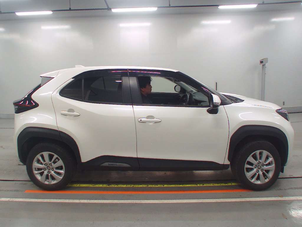 2022 Toyota YARIS CROSS MXPJ10[2]