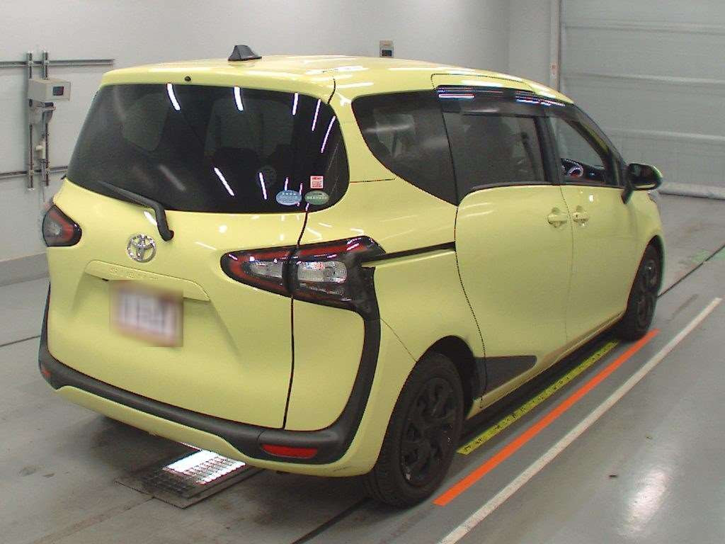 2015 Toyota Sienta NSP170G[1]