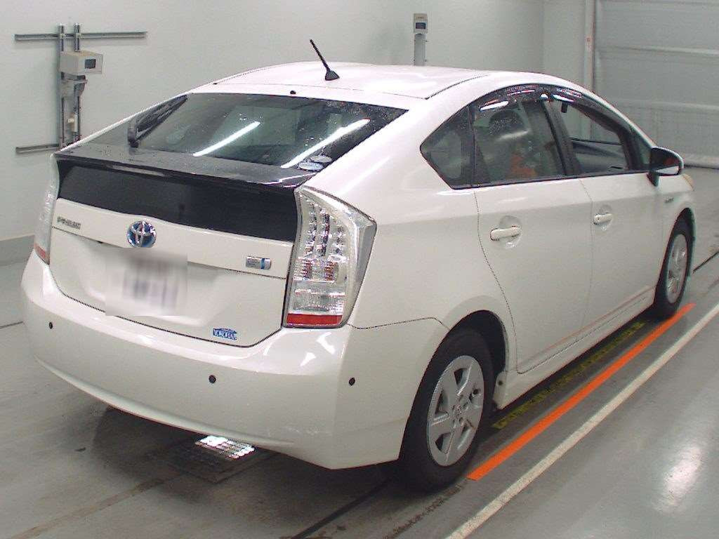 2010 Toyota Prius ZVW30[1]