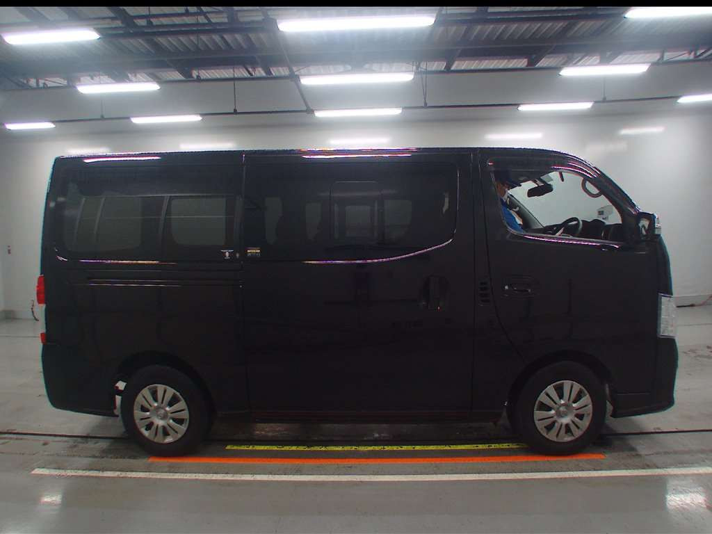 2019 Nissan NV350 CARAVAN VAN VR2E26[2]