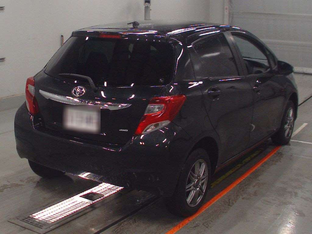 2017 Toyota Vitz NSP135[1]