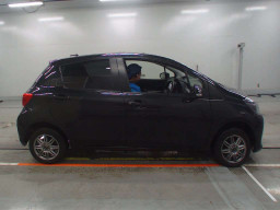 2017 Toyota Vitz