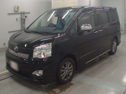 2013 Toyota Voxy