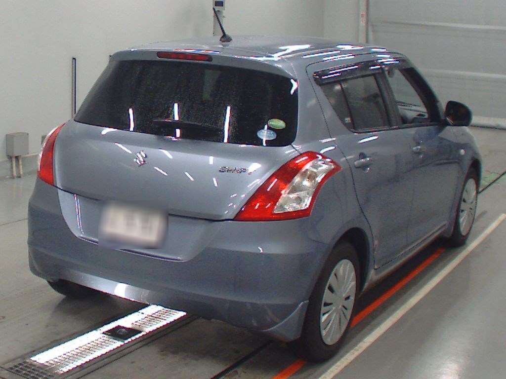 2013 Suzuki Swift ZC72S[1]