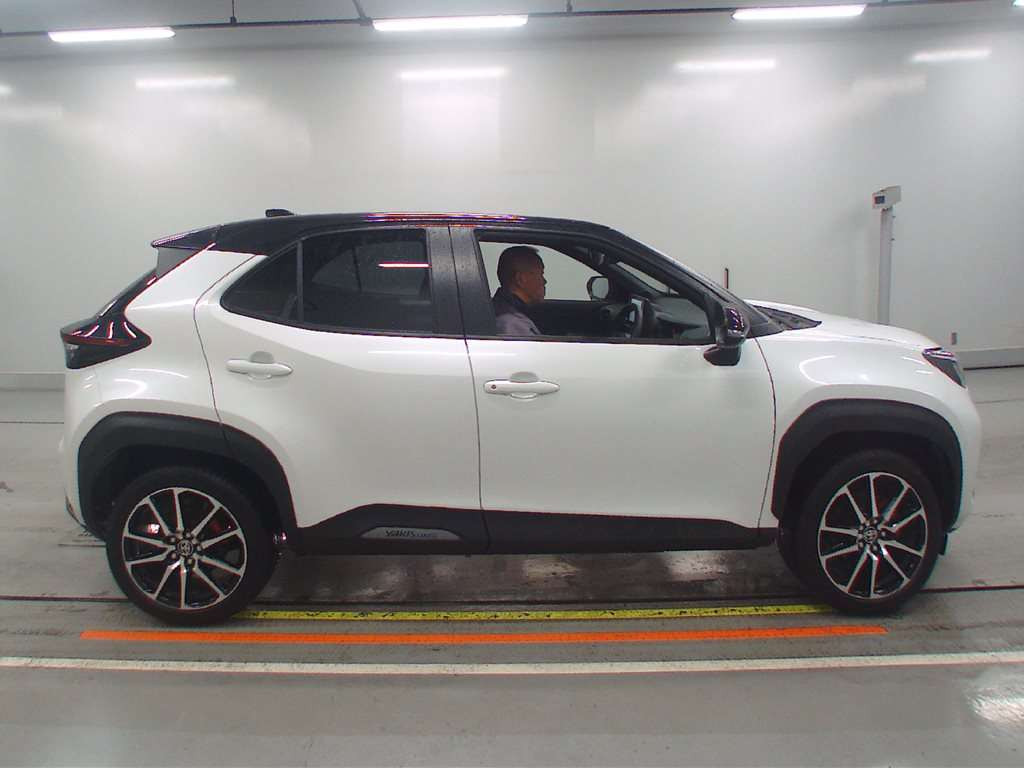 2023 Toyota YARIS CROSS MXPB10[2]