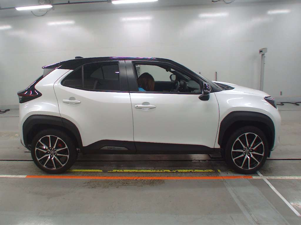 2023 Toyota YARIS CROSS MXPB10[2]