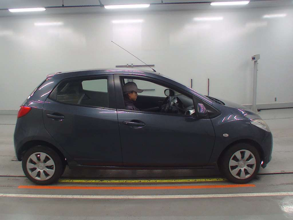 2010 Mazda Demio DE3FS[2]