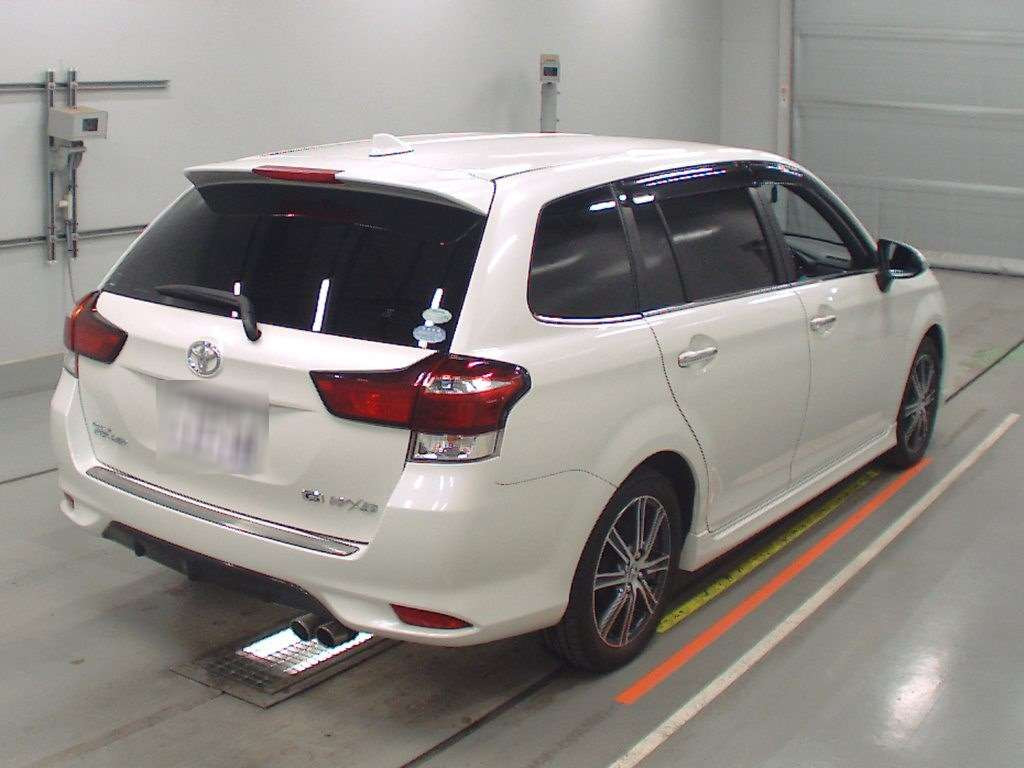 2015 Toyota Corolla Fielder NRE161G[1]