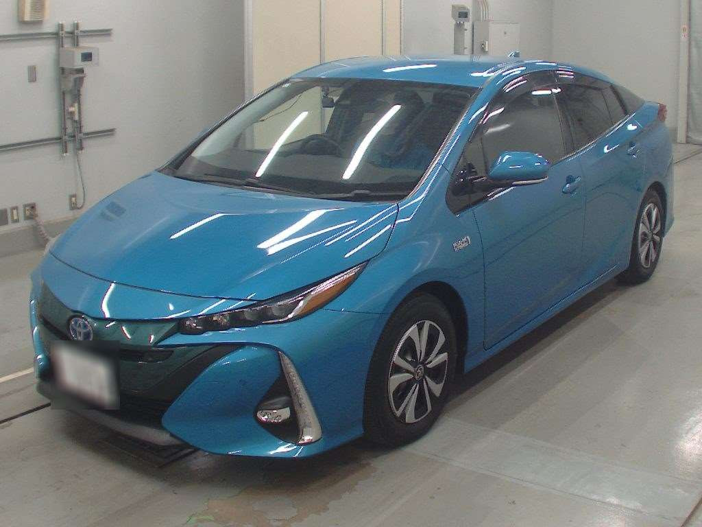 2017 Toyota Prius PHV ZVW52[0]