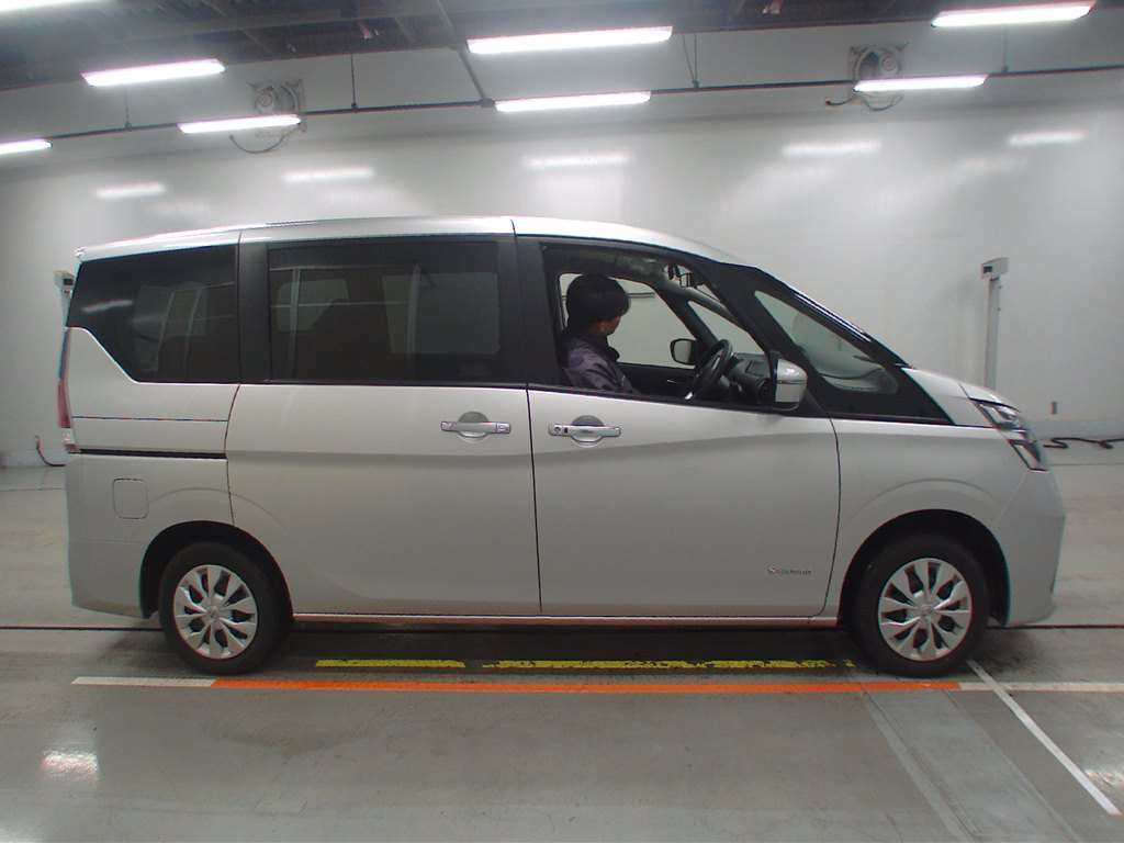 2022 Nissan Serena GNC27[2]