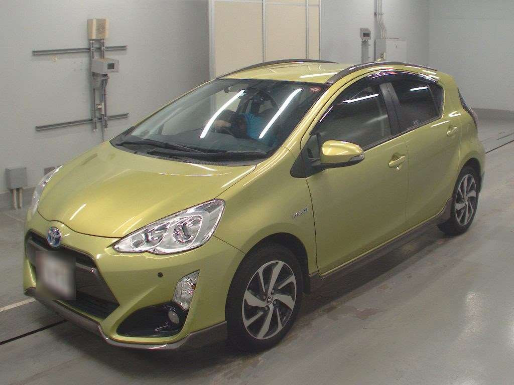 2015 Toyota Aqua NHP10[0]